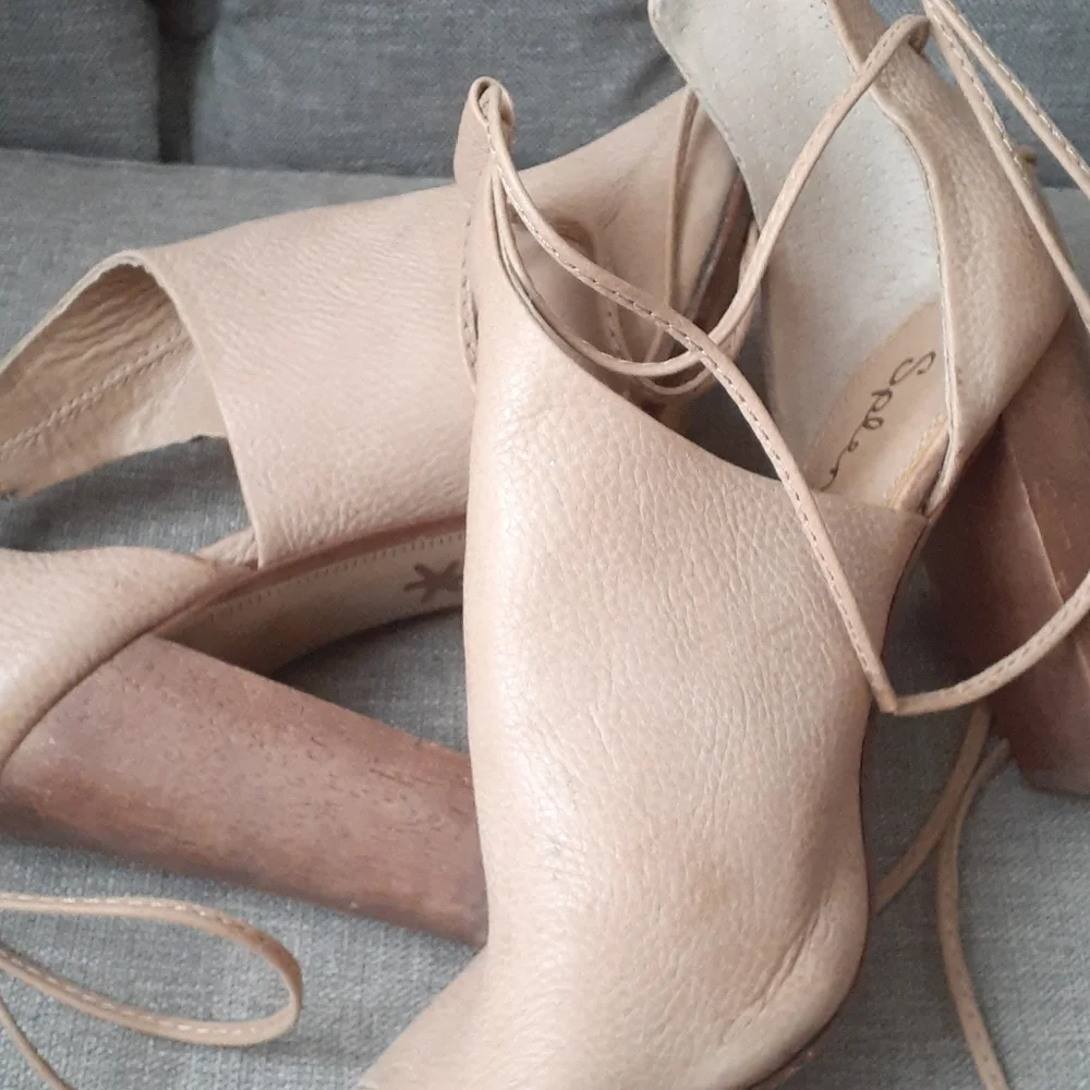 Splendid leather tan open toe heel size 8M